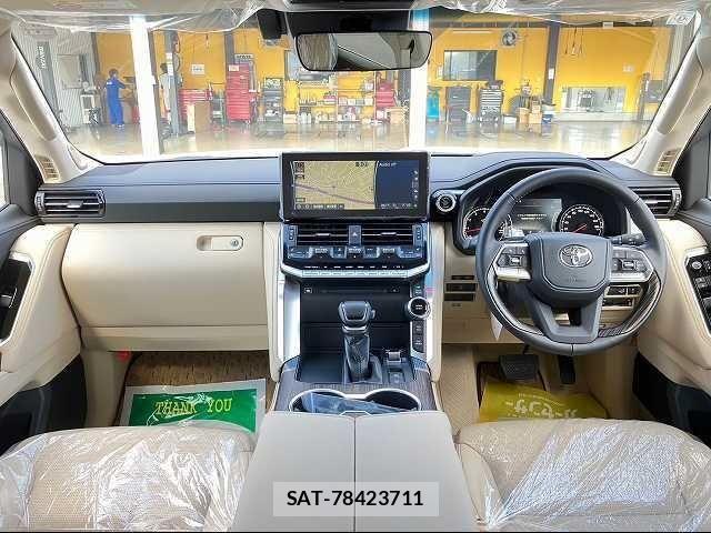 Toyota LAND CRUISER 2023-09 6815630-1