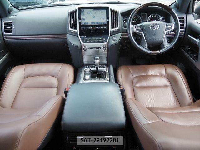 Toyota LAND CRUISER 2018-11 6907368-11