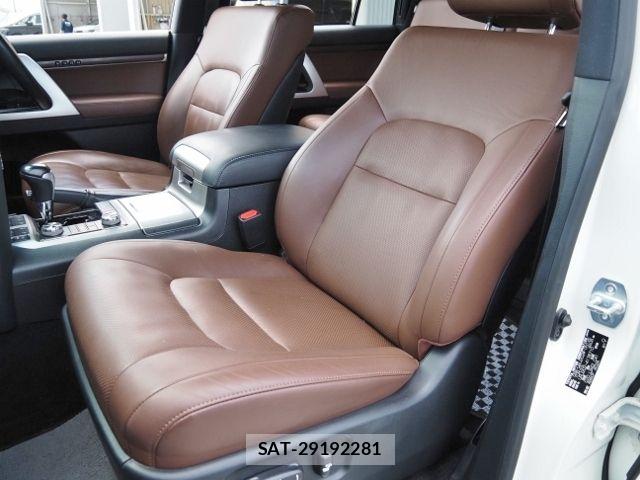 Toyota LAND CRUISER 2018-11 6907368-13