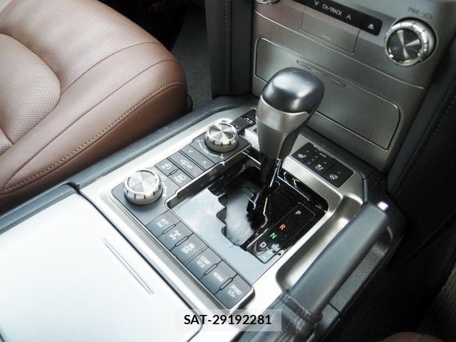 Toyota LAND CRUISER 2018-11 6907368-25