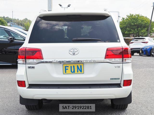 Toyota LAND CRUISER 2018-11 6907368-6
