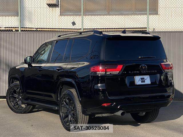 Toyota LAND CRUISER 2023-02 6907349-2