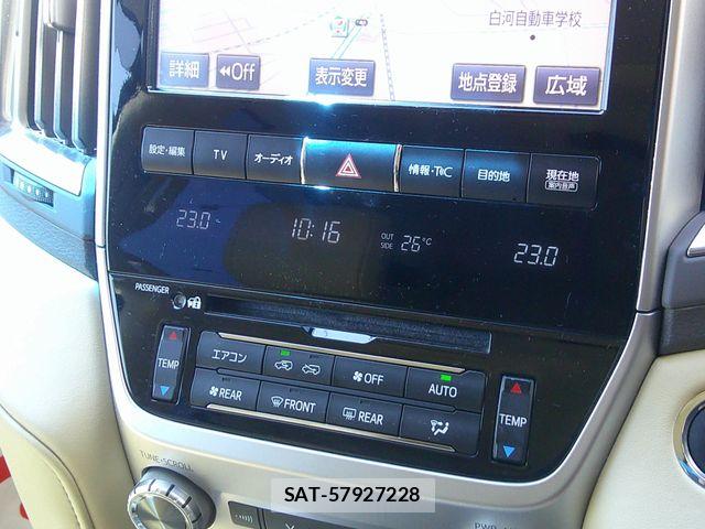 Toyota LAND CRUISER 2016-02 6907375-16