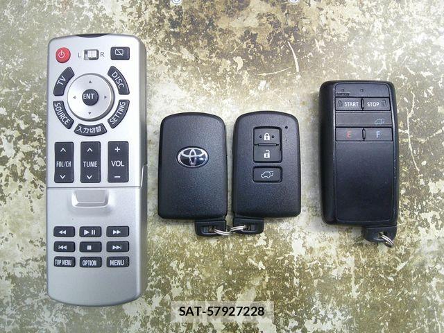 Toyota LAND CRUISER 2016-02 6907375-26