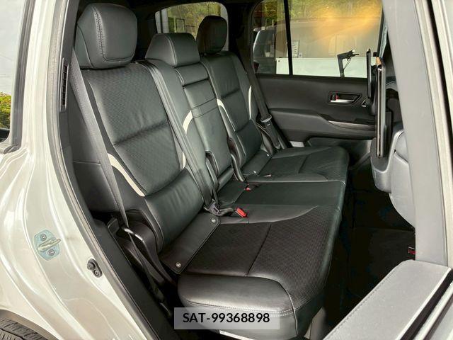 Toyota LAND CRUISER 2023-11 6907357-16