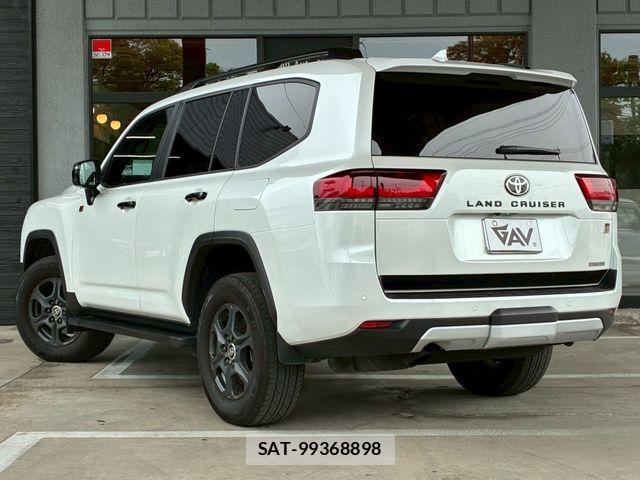 Toyota LAND CRUISER 2023-11 6907357-21