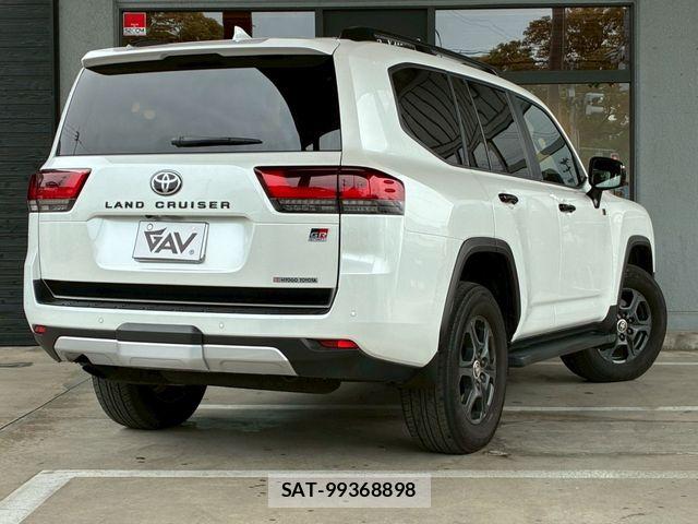 Toyota LAND CRUISER 2023-11 6907357-23