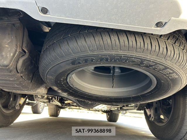 Toyota LAND CRUISER 2023-11 6907357-25