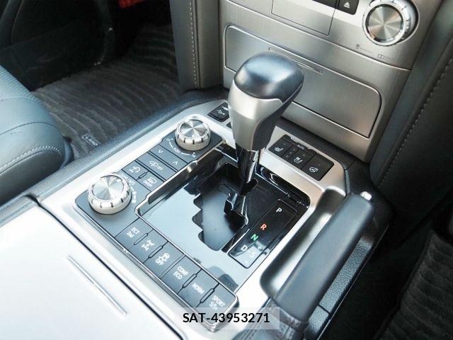 Toyota LAND CRUISER 2020-05 6994761-29