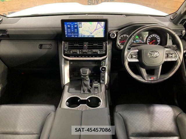 Toyota LAND CRUISER 2023-11 7020727-1