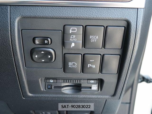 Toyota LAND CRUISER 2020-12 7020730-28
