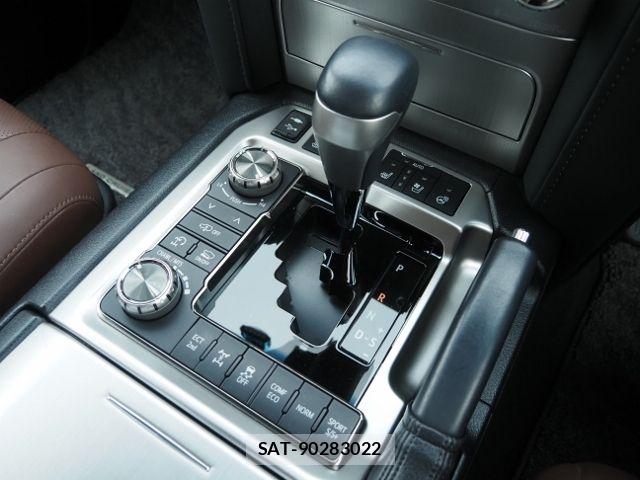 Toyota LAND CRUISER 2020-12 7020730-29