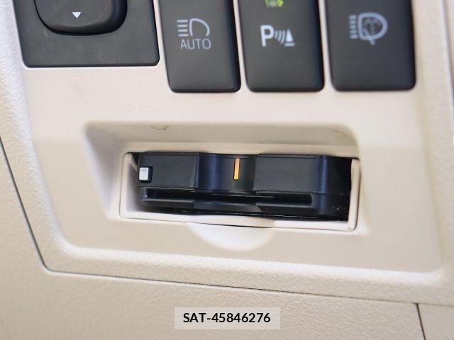 Toyota LAND CRUISER 2019-01 7020728-12