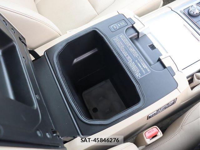 Toyota LAND CRUISER 2019-01 7020728-13