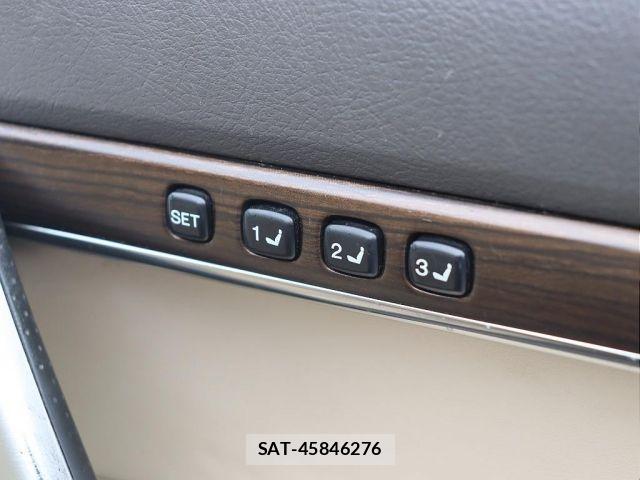 Toyota LAND CRUISER 2019-01 7020728-16