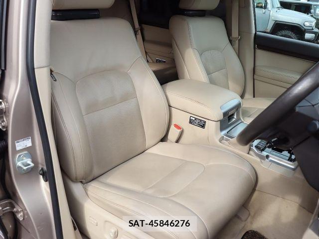 Toyota LAND CRUISER 2019-01 7020728-2