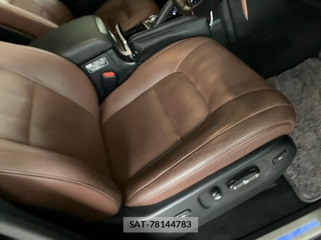 Toyota LAND CRUISER 2020-06 7059157-12