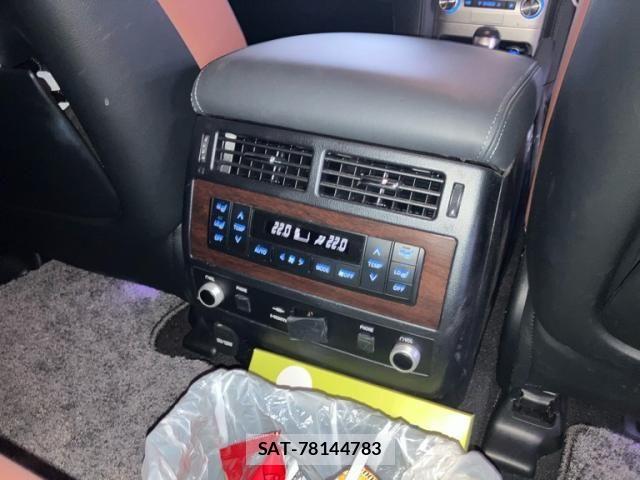 Toyota LAND CRUISER 2020-06 7059157-16