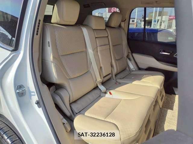 Toyota LAND CRUISER 2023-10 7059160-11