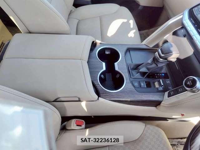 Toyota LAND CRUISER 2023-10 7059160-15