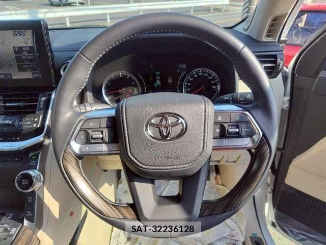 Toyota LAND CRUISER 2023-10 7059160-19
