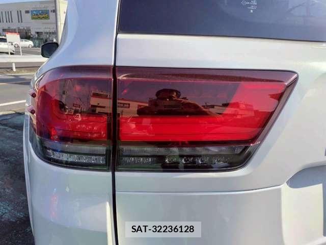 Toyota LAND CRUISER 2023-10 7059160-28