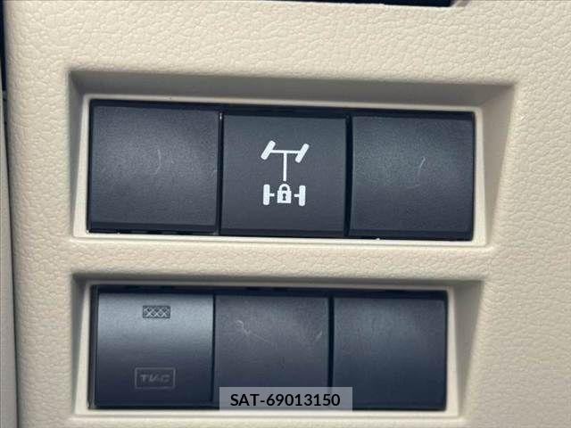 Toyota LAND CRUISER 2025-04 7059154-25