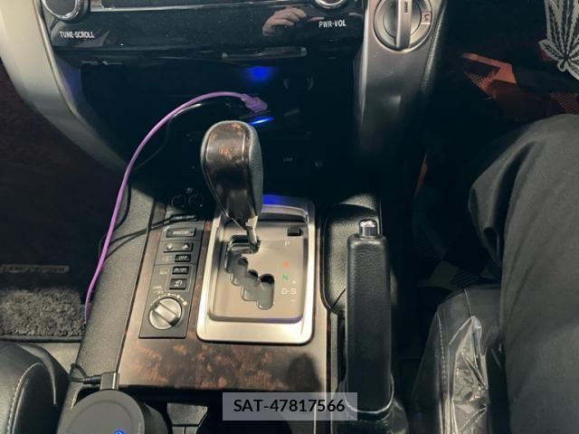 Toyota LAND CRUISER 2015-02 7220650-25