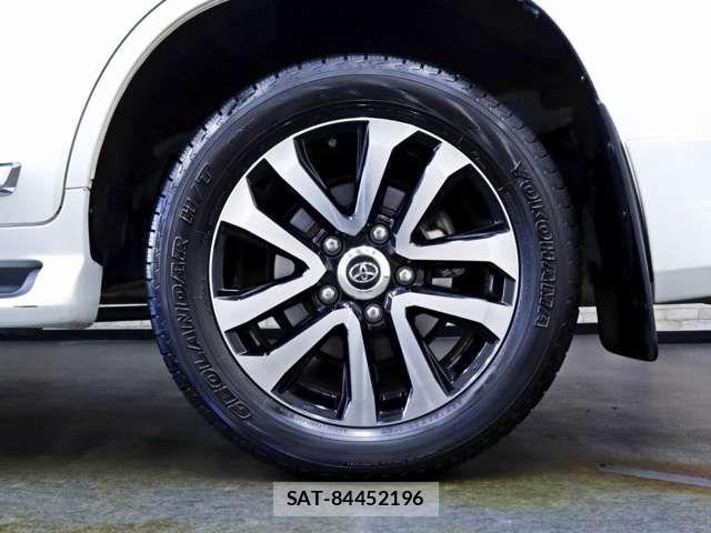 Toyota LAND CRUISER 2017-05 7220654-13