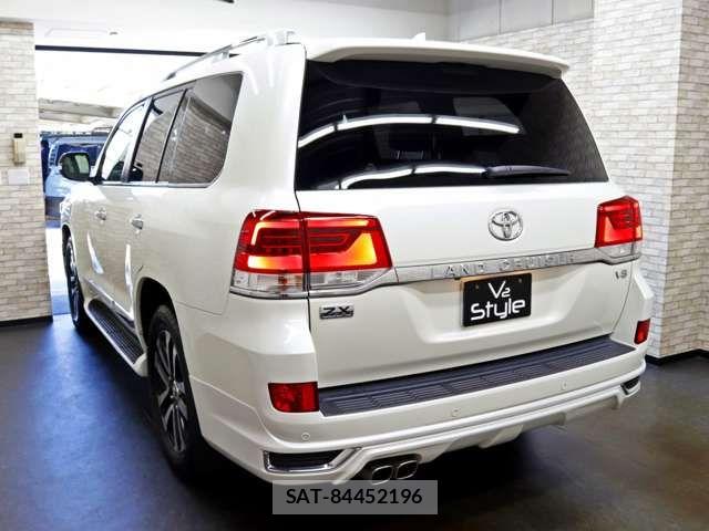Toyota LAND CRUISER 2017-05 7220654-15