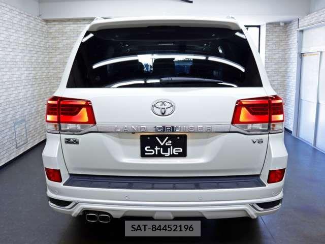 Toyota LAND CRUISER 2017-05 7220654-16