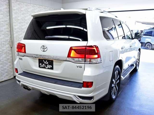 Toyota LAND CRUISER 2017-05 7220654-17