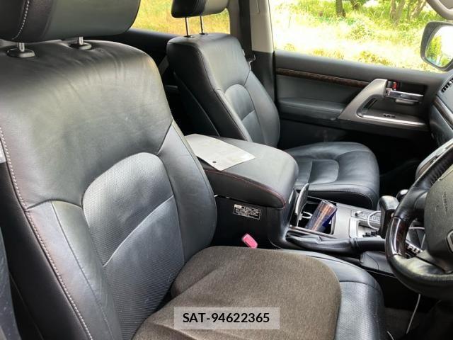 Toyota LAND CRUISER 2015-06 7220649-13