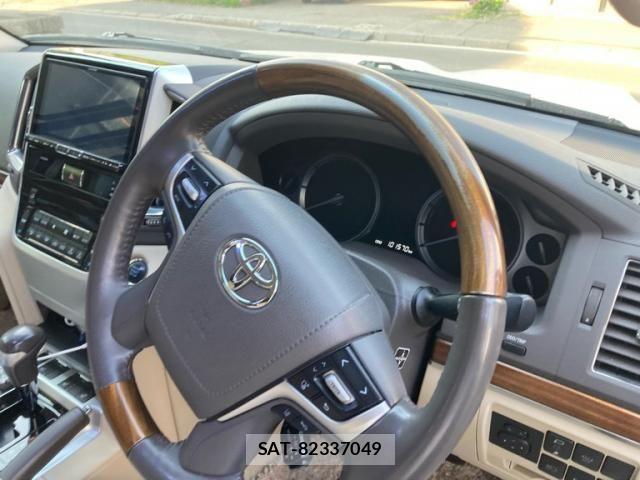 Toyota LAND CRUISER 2017-10 7220655-12
