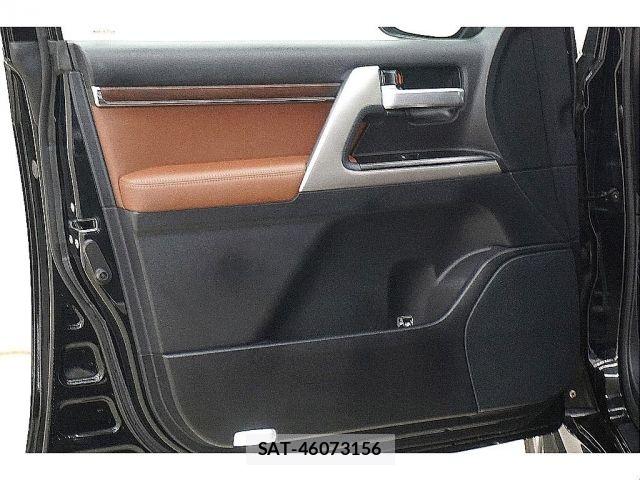 Toyota LAND CRUISER 2017-01 7220652-14