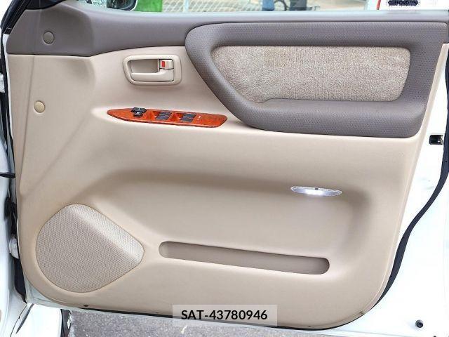 Toyota LAND CRUISER 2004-01 7272174-13