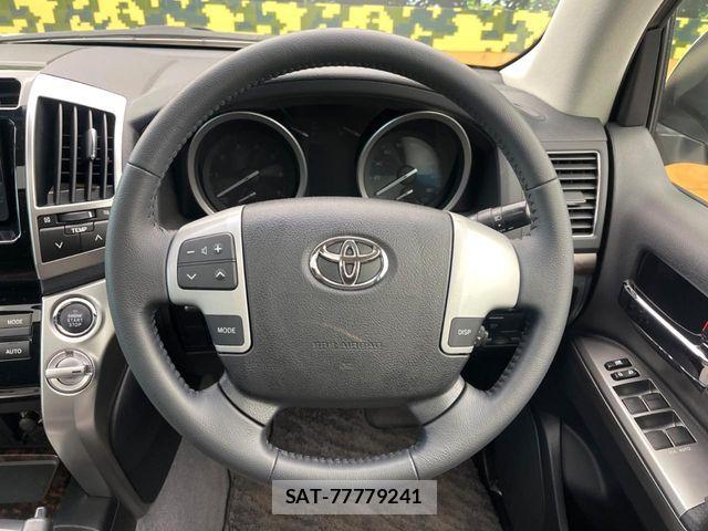 Toyota LAND CRUISER 2013-06 7272179-11