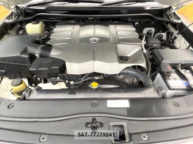 Toyota LAND CRUISER 2013-06 7272179-18