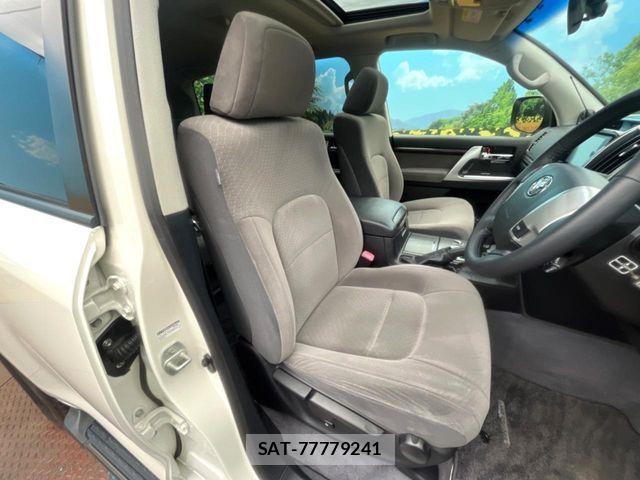 Toyota LAND CRUISER 2013-06 7272179-7