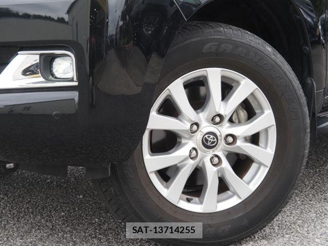 Toyota LAND CRUISER 2019-08 7327880-9