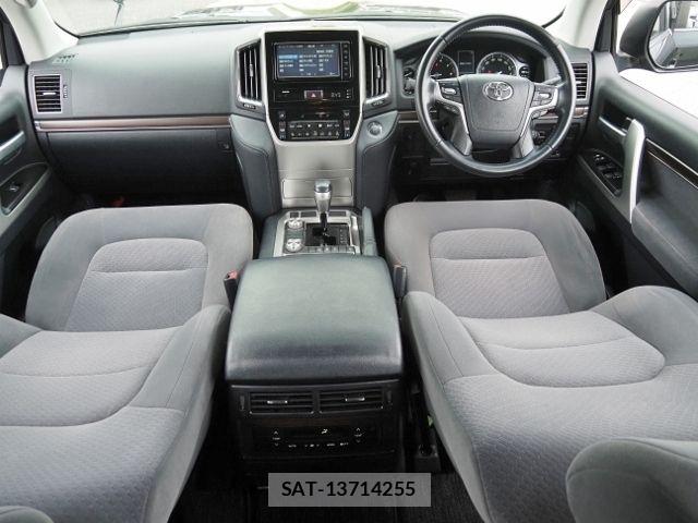 Toyota LAND CRUISER 2019-08 7327880-11