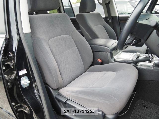 Toyota LAND CRUISER 2019-08 7327880-12
