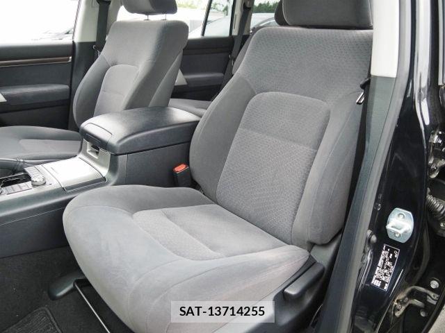 Toyota LAND CRUISER 2019-08 7327880-13