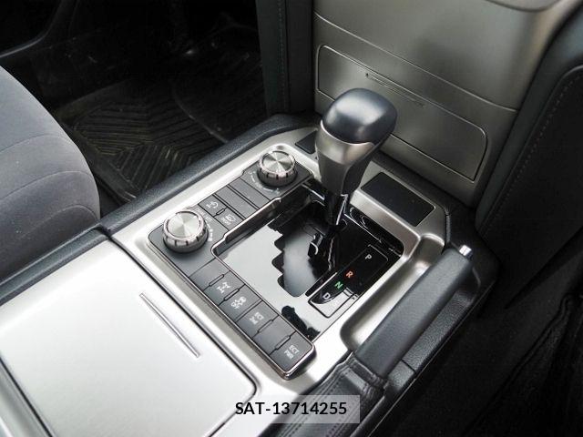 Toyota LAND CRUISER 2019-08 7327880-26