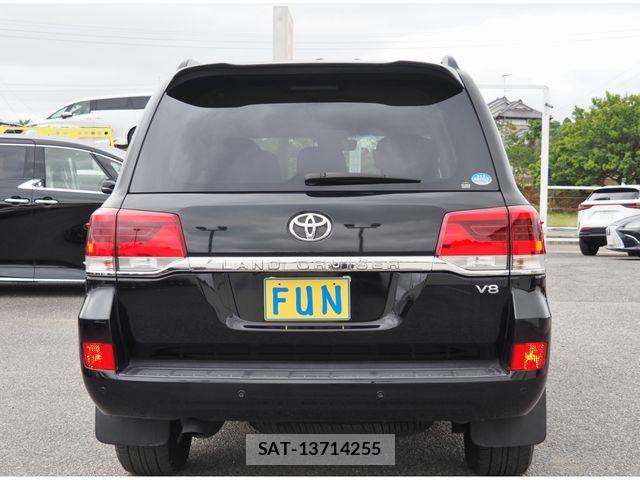 Toyota LAND CRUISER 2019-08 7327880-6