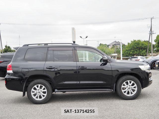 Toyota LAND CRUISER 2019-08 7327880-7