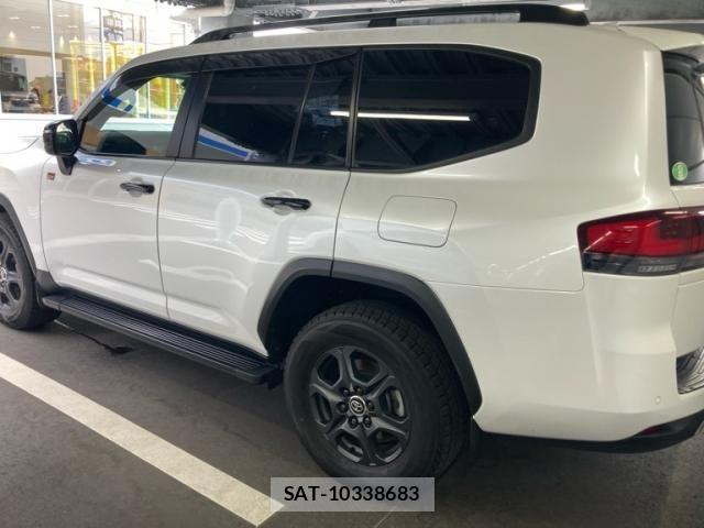 Toyota LAND CRUISER 2022-03 7327879-13