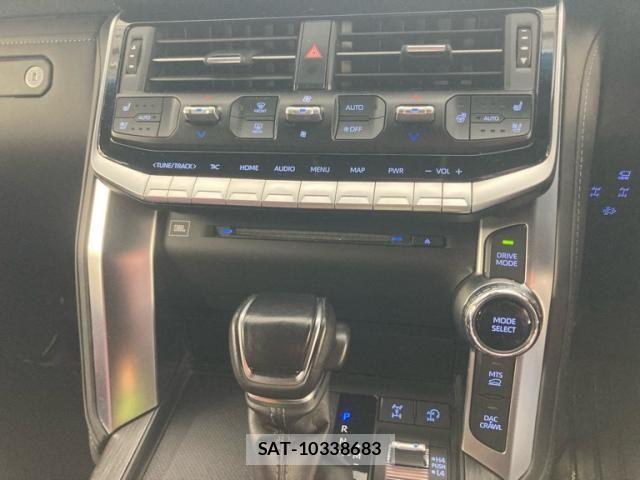 Toyota LAND CRUISER 2022-03 7327879-28
