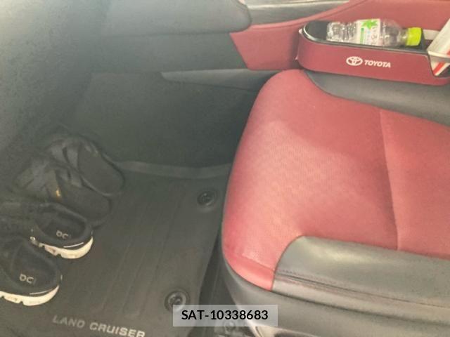 Toyota LAND CRUISER 2022-03 7327879-6