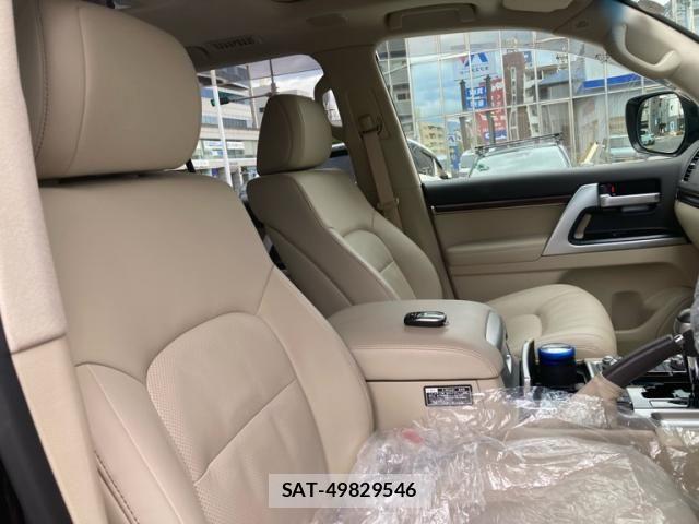 Toyota LAND CRUISER 2019-01 7358395-13